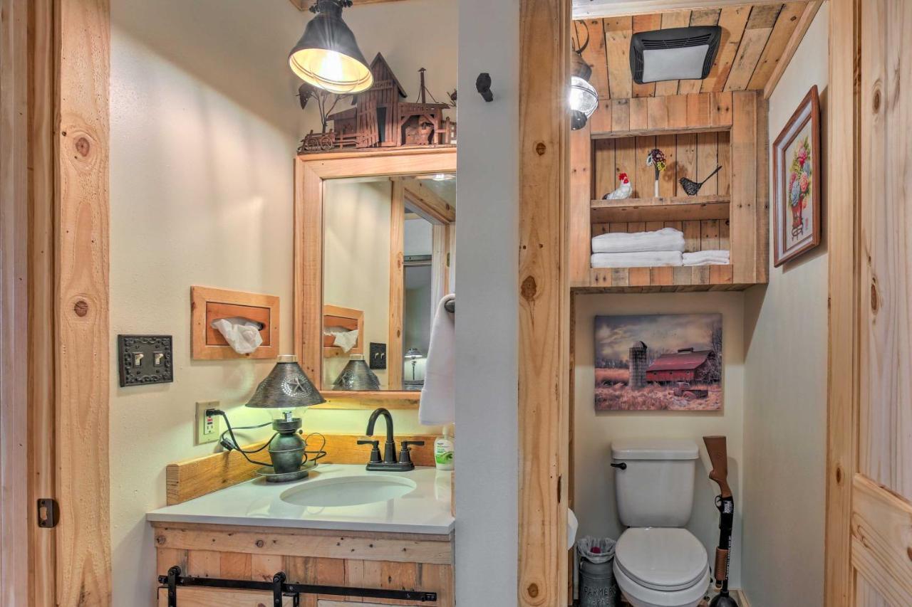 Kerrville Converted Barn Tiny Home With Kayaks! Экстерьер фото